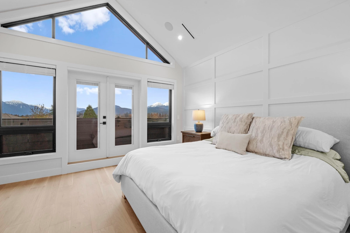 Hallway Photo of 21996 Isaac Crescent, Maple Ridge, BC