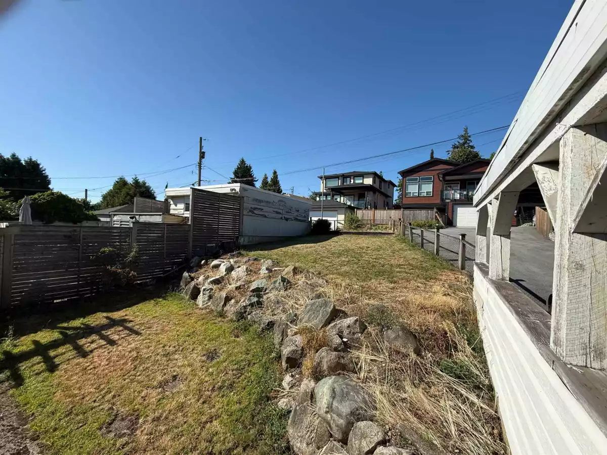 Hallway Photo of 7779 Elford Street, Burnaby, BC