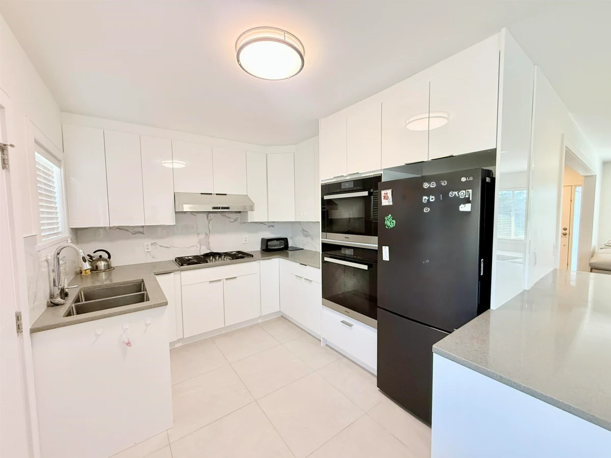 Kitchen Island Photo of 7779 Elford Street, Burnaby, BC