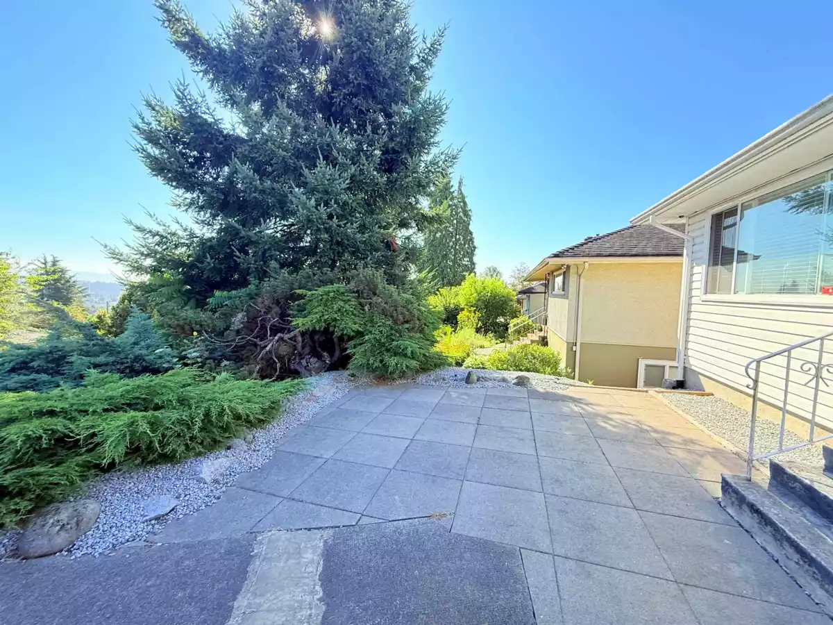 Mudroom Photo of 7779 Elford Street, Burnaby, BC