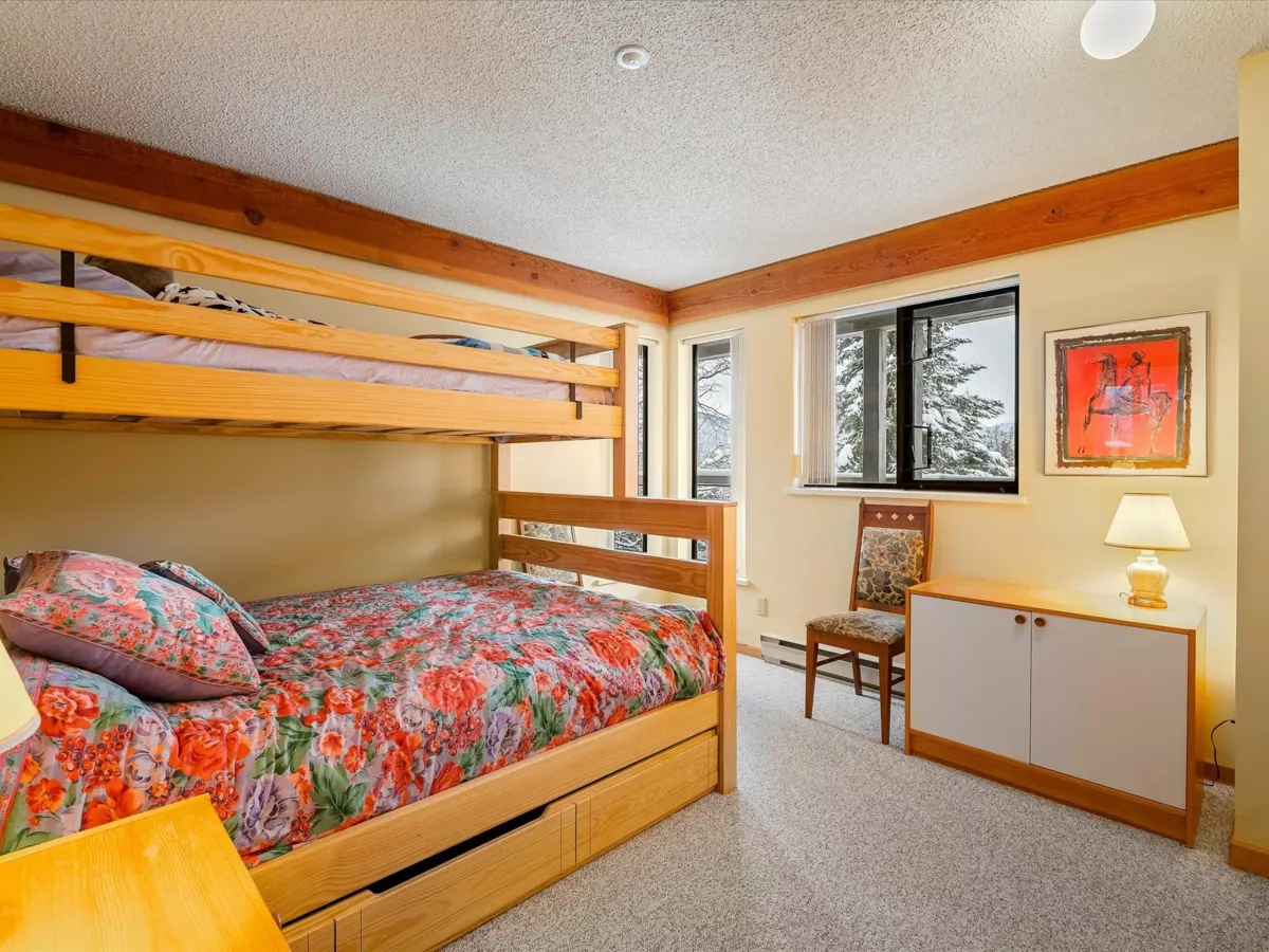 Breakfast Nook Photo of 209 3317 Ptarmigan Place, Whistler, BC