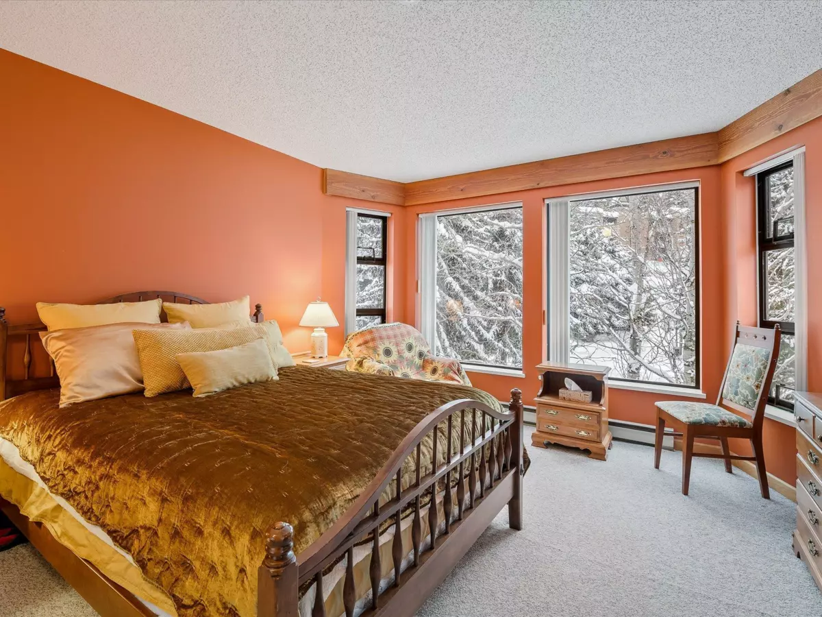 Kitchen Photo of 209 3317 Ptarmigan Place, Whistler, BC