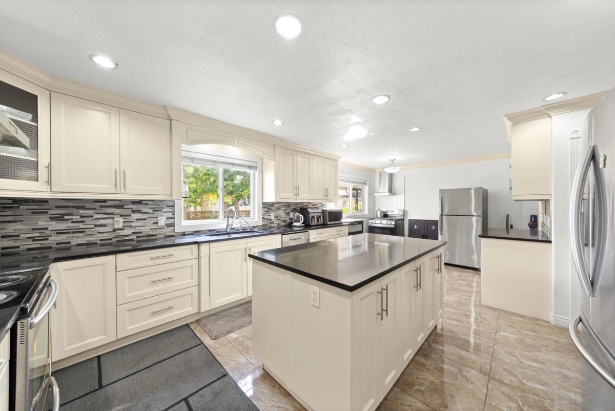Kitchen Photo of 13356 59 Avenue, Surrey, BC