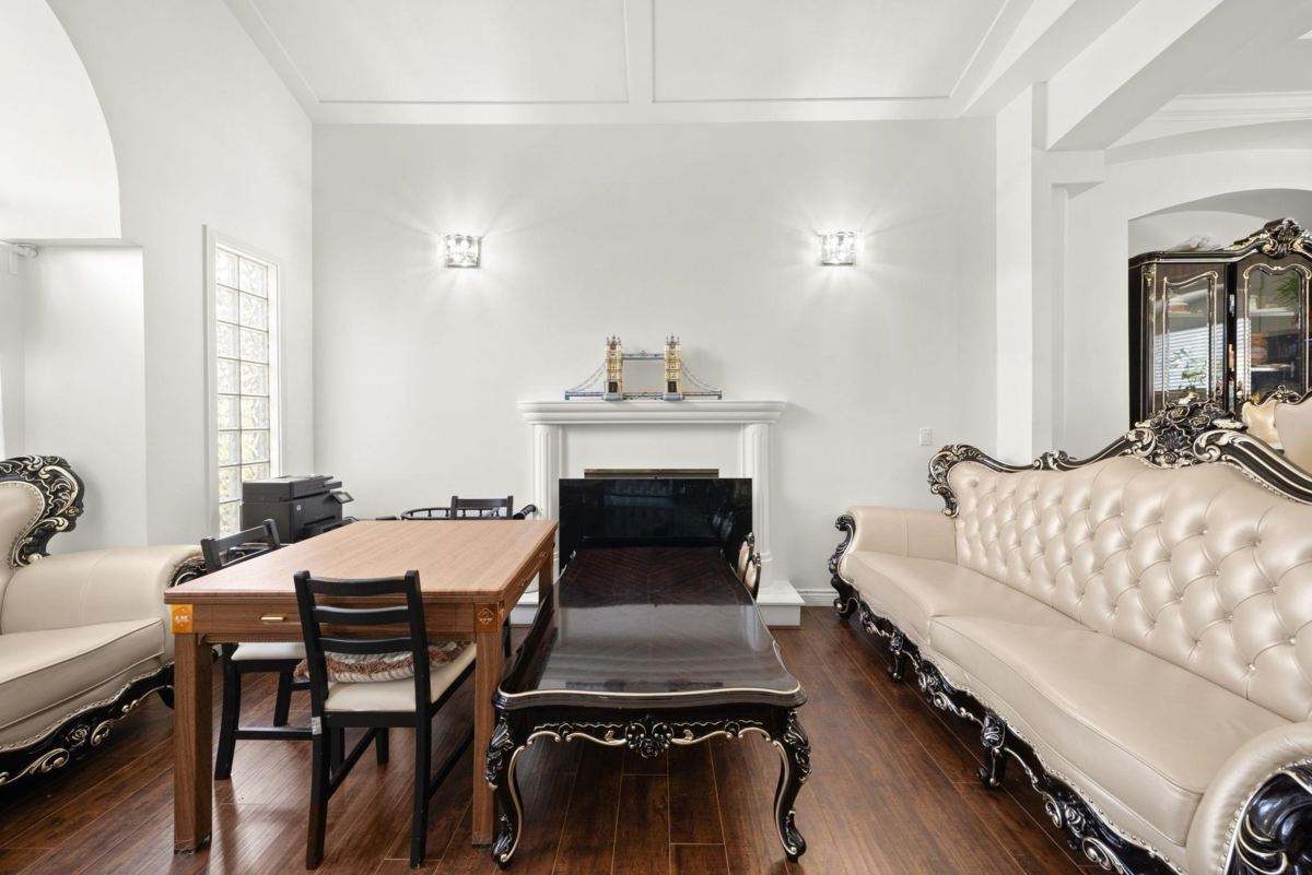 Living Room Photo of 13356 59 Avenue, Surrey, BC