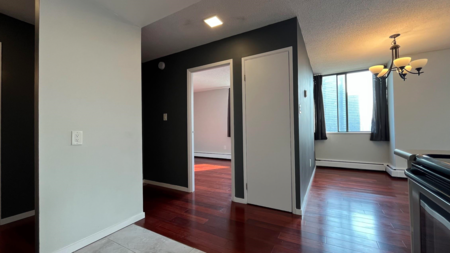 2105 3755 Bartlett Court, Burnaby, BC, Burnaby — Apartment/Condo for sale