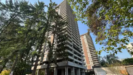 2105 3755 Bartlett Court, Burnaby, BC, Burnaby — Apartment/Condo for sale
