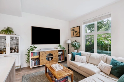 116 750 Dogwood Street, Coquitlam, BC, Coquitlam — Apartment/Condo for sale