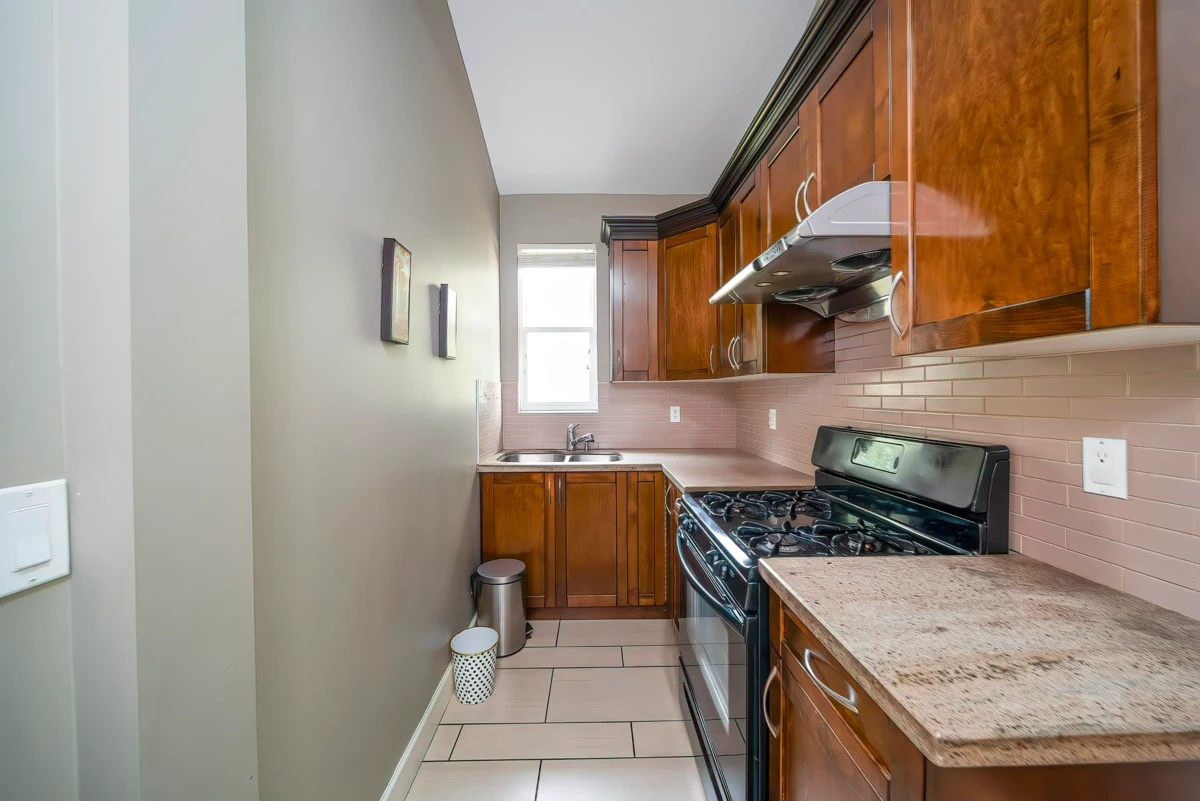 Guest Bathroom Photo of 2325 153 Street, Surrey, BC