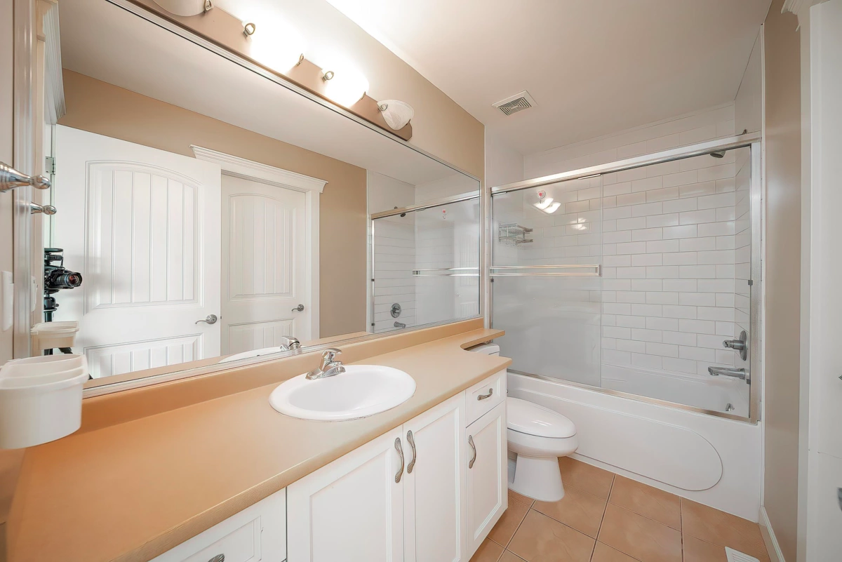 Swimming Pool Photo of 2325 153 Street, Surrey, BC