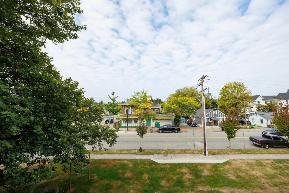 Basement Recreation Room Photo of 207 17661 58a Avenue, Surrey, BC