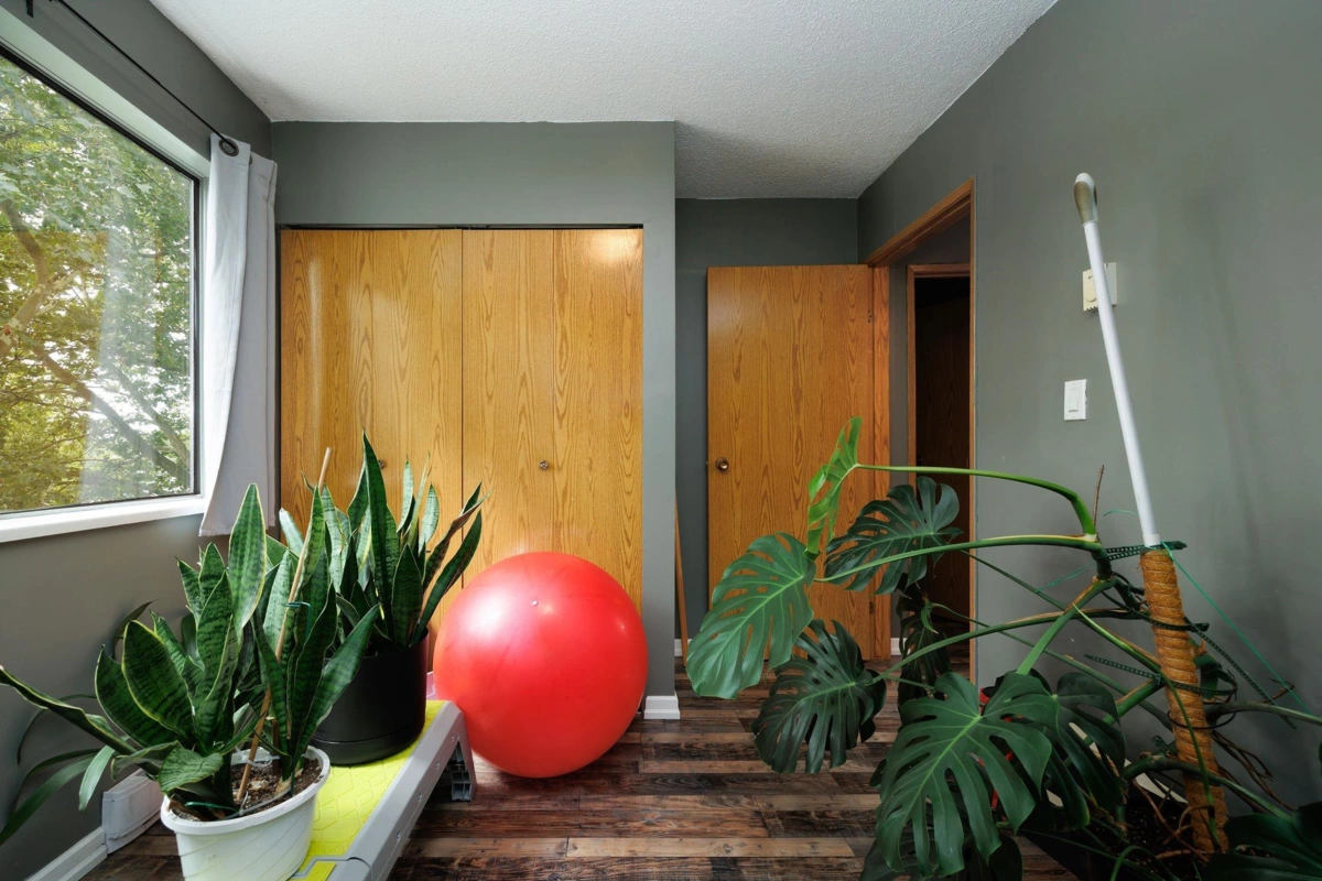 Guest Bathroom Photo of 207 17661 58a Avenue, Surrey, BC