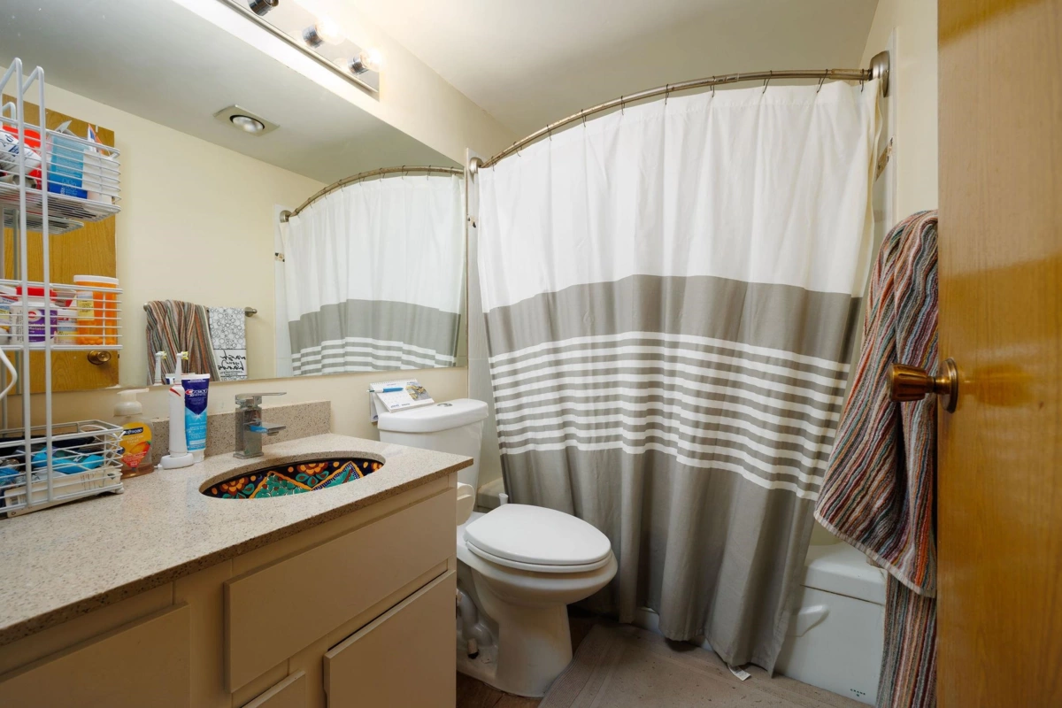 Primary Bathroom Photo of 207 17661 58a Avenue, Surrey, BC