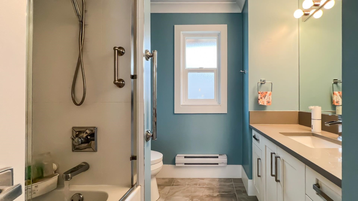 Hot Tub / Spa Photo of 12220 Phoenix Drive, Richmond, BC