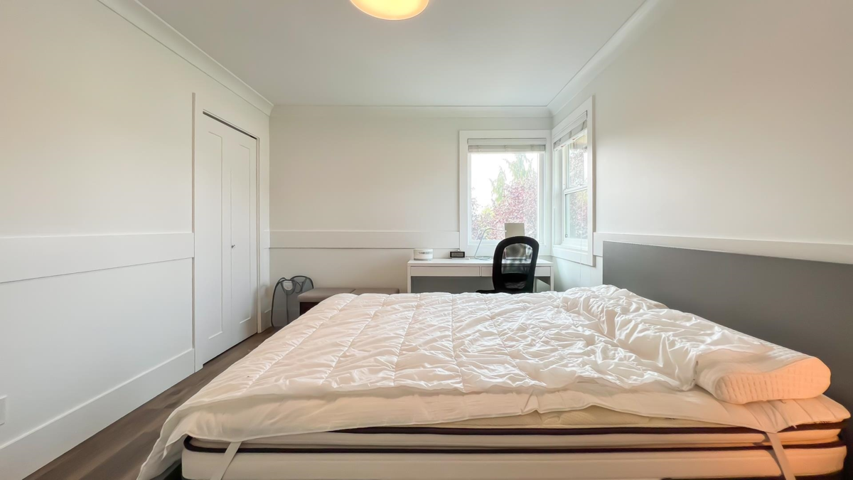 Swimming Pool Photo of 12220 Phoenix Drive, Richmond, BC