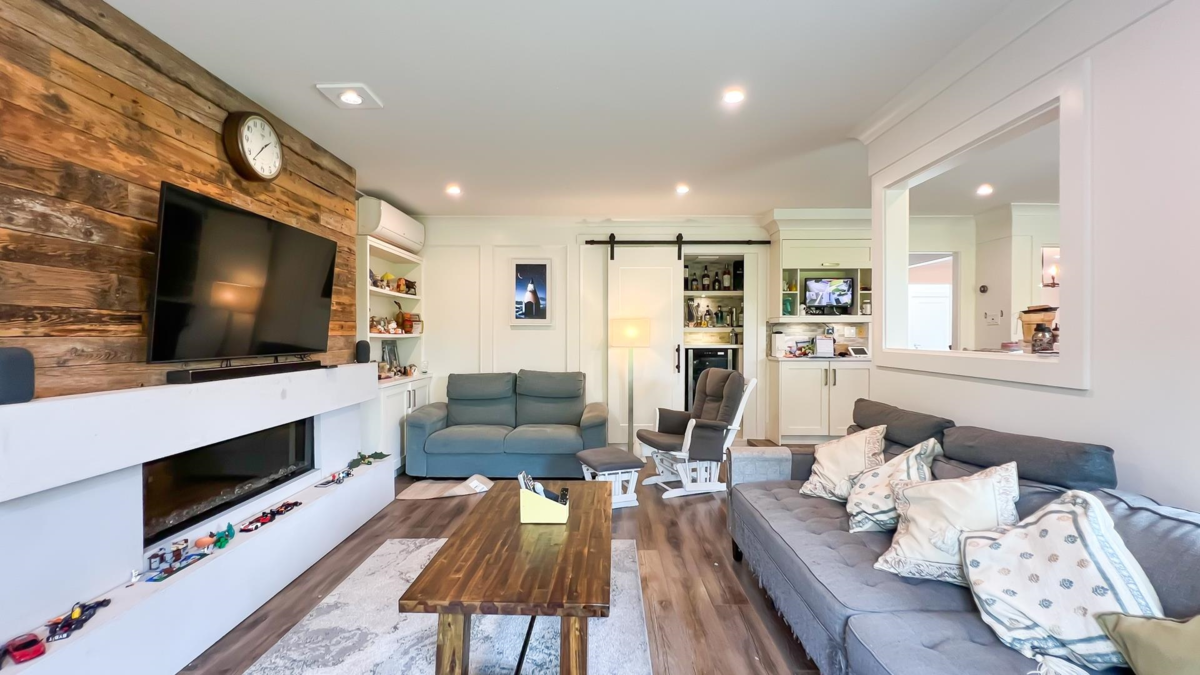 Walk-In Closet Photo of 12220 Phoenix Drive, Richmond, BC