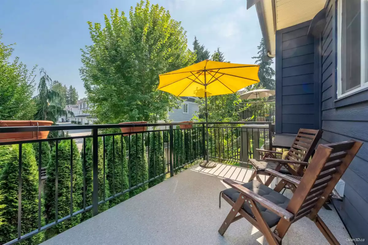 Kitchen Island Photo of 60 15665 Mountain View Drive, Surrey, BC