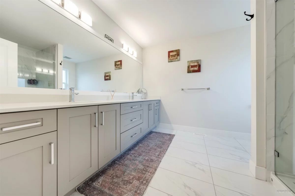 Primary Bathroom Photo of 60 15665 Mountain View Drive, Surrey, BC