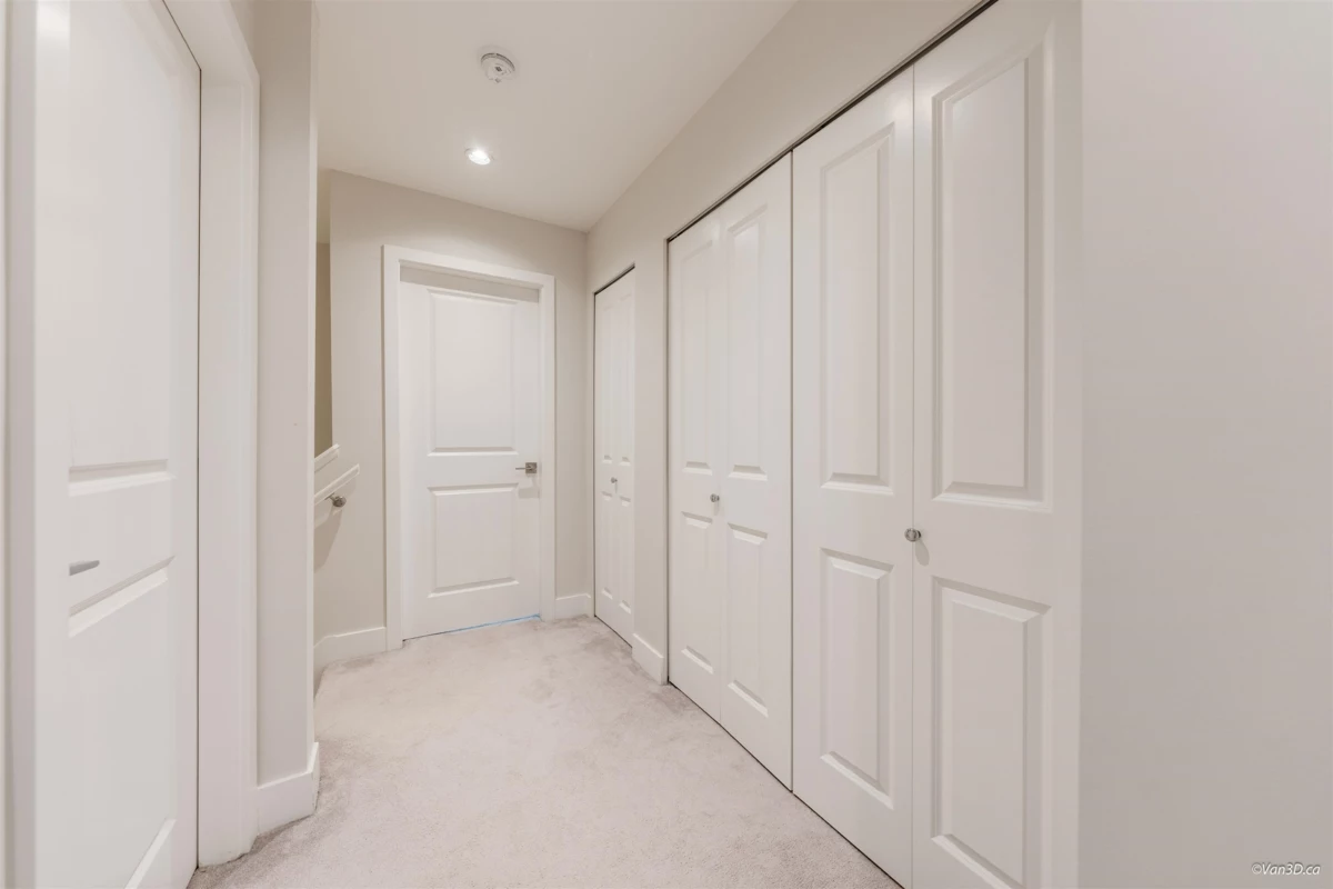 Walk-In Closet Photo of 60 15665 Mountain View Drive, Surrey, BC