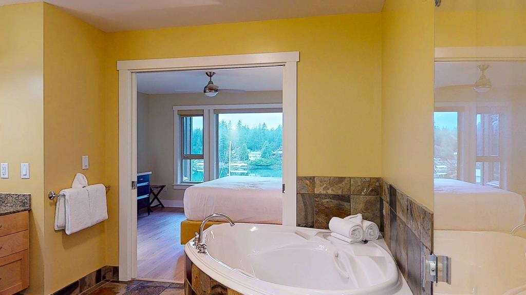 Entry Foyer Photo of 22A 12849 Lagoon Road, Pender Harbour, BC