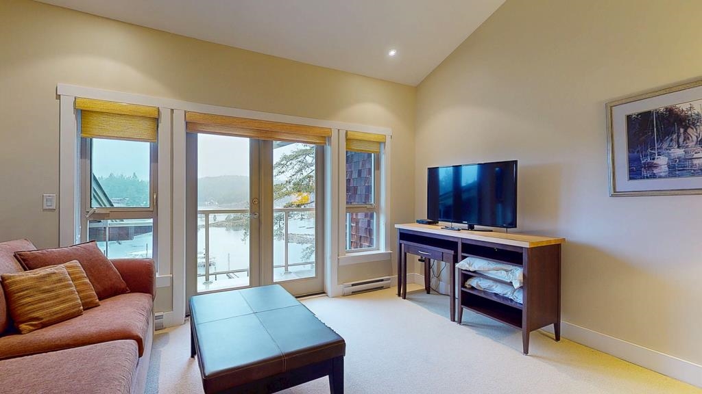 Hot Tub / Spa Photo of 22A 12849 Lagoon Road, Pender Harbour, BC