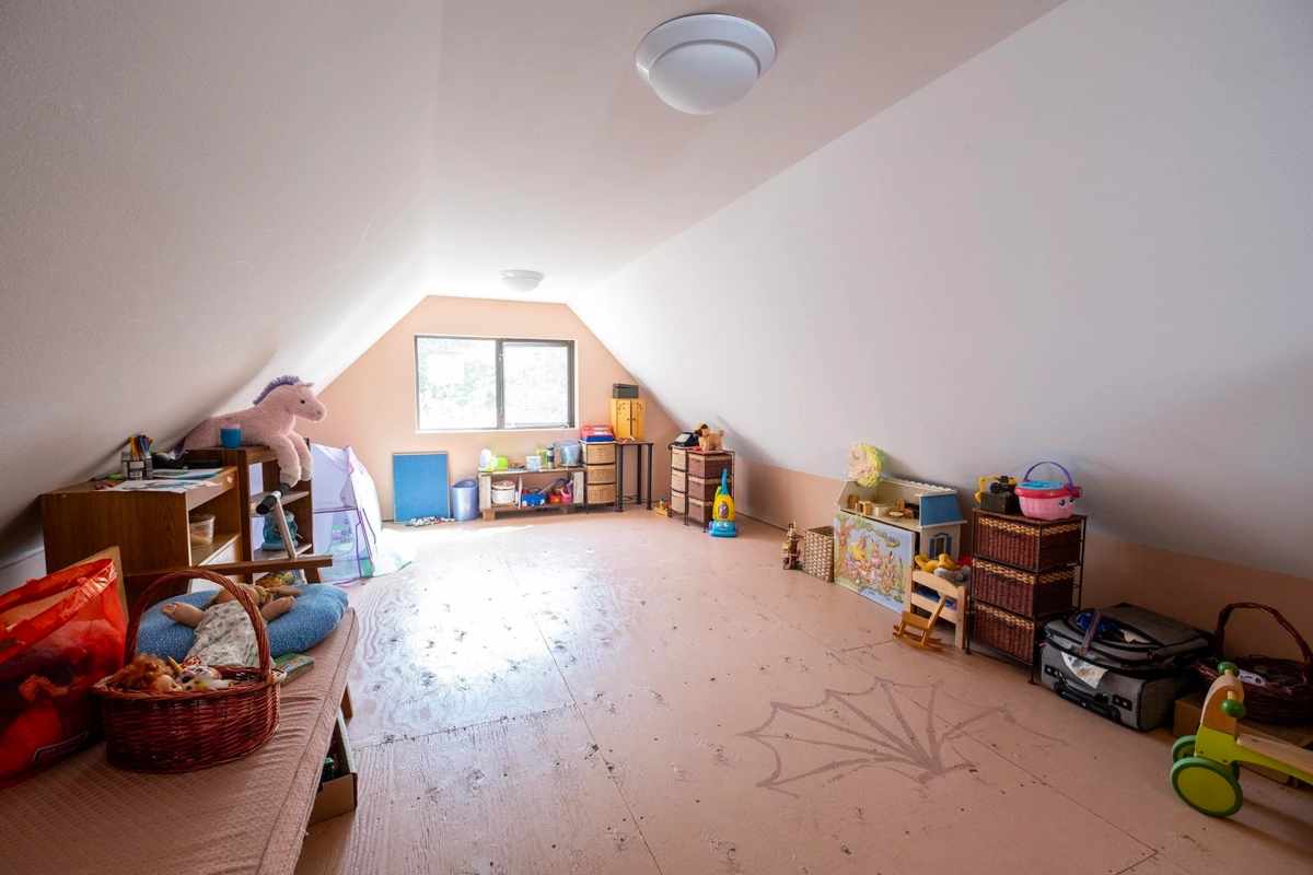 Garage Interior Photo of 11832 Sunshine Coast Highway, Pender Harbour, BC