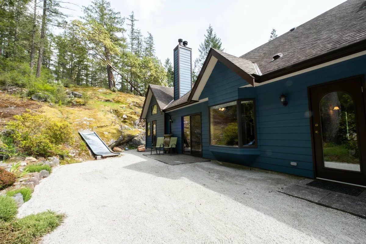 Hot Tub / Spa Photo of 11832 Sunshine Coast Highway, Pender Harbour, BC