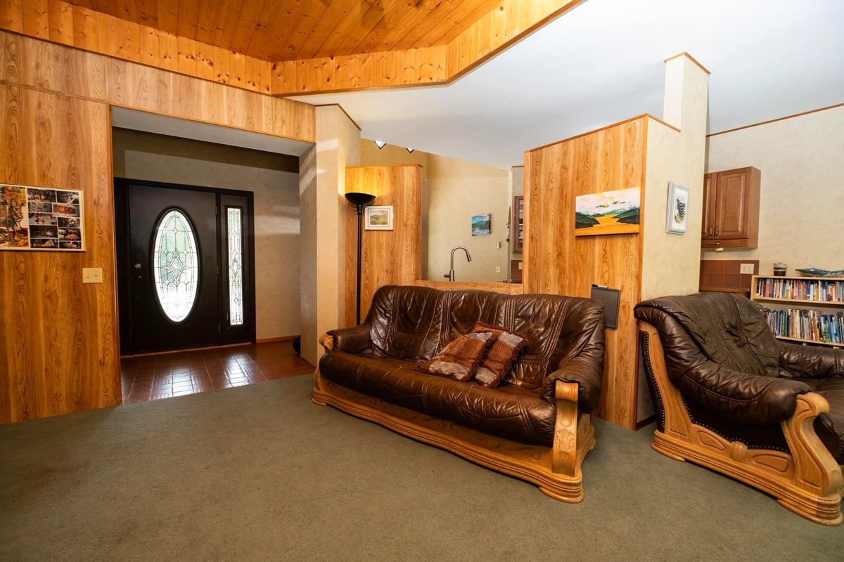 Kitchen Photo of 11832 Sunshine Coast Highway, Pender Harbour, BC