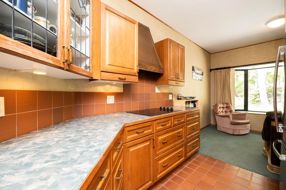 Primary Bathroom Photo of 11832 Sunshine Coast Highway, Pender Harbour, BC