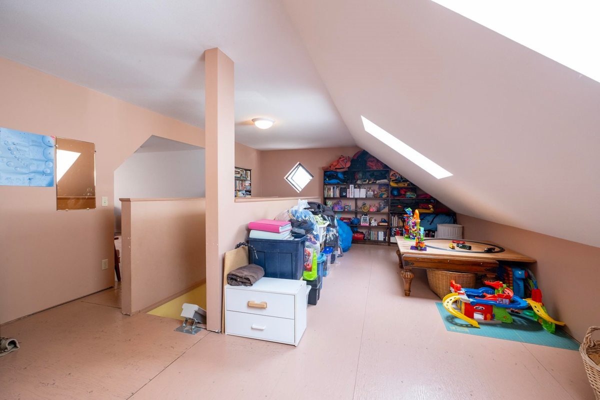 Staircase Photo of 11832 Sunshine Coast Highway, Pender Harbour, BC