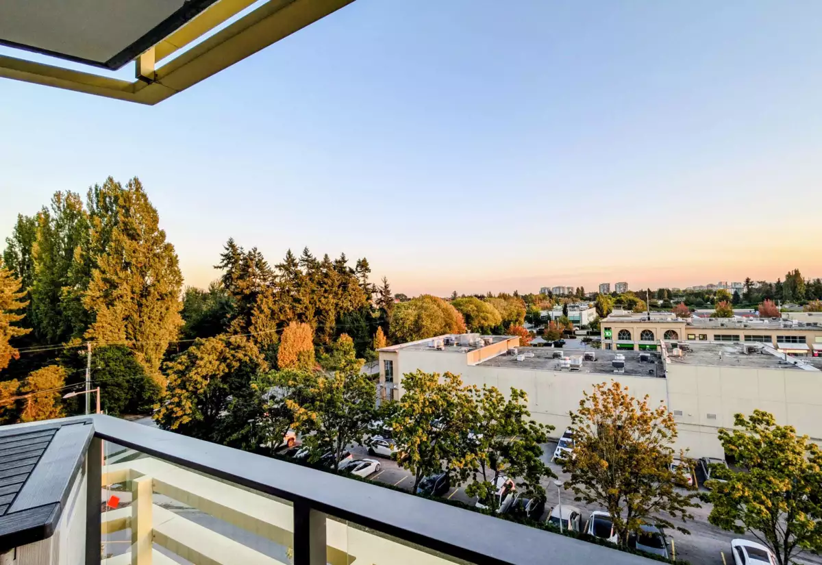 Hallway Photo of 617 3699 Sexsmith Road, Richmond, BC