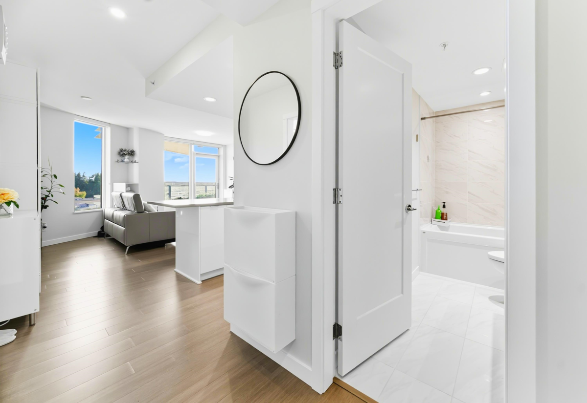 Office / Den Photo of 617 3699 Sexsmith Road, Richmond, BC