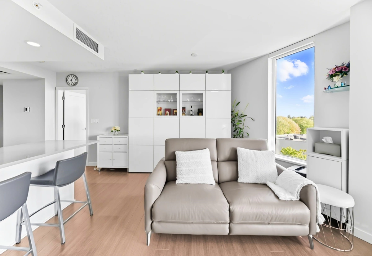 Walk-In Closet Photo of 617 3699 Sexsmith Road, Richmond, BC