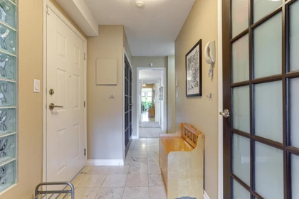 Hallway Photo of 5 890 Broughton Street, Vancouver, BC