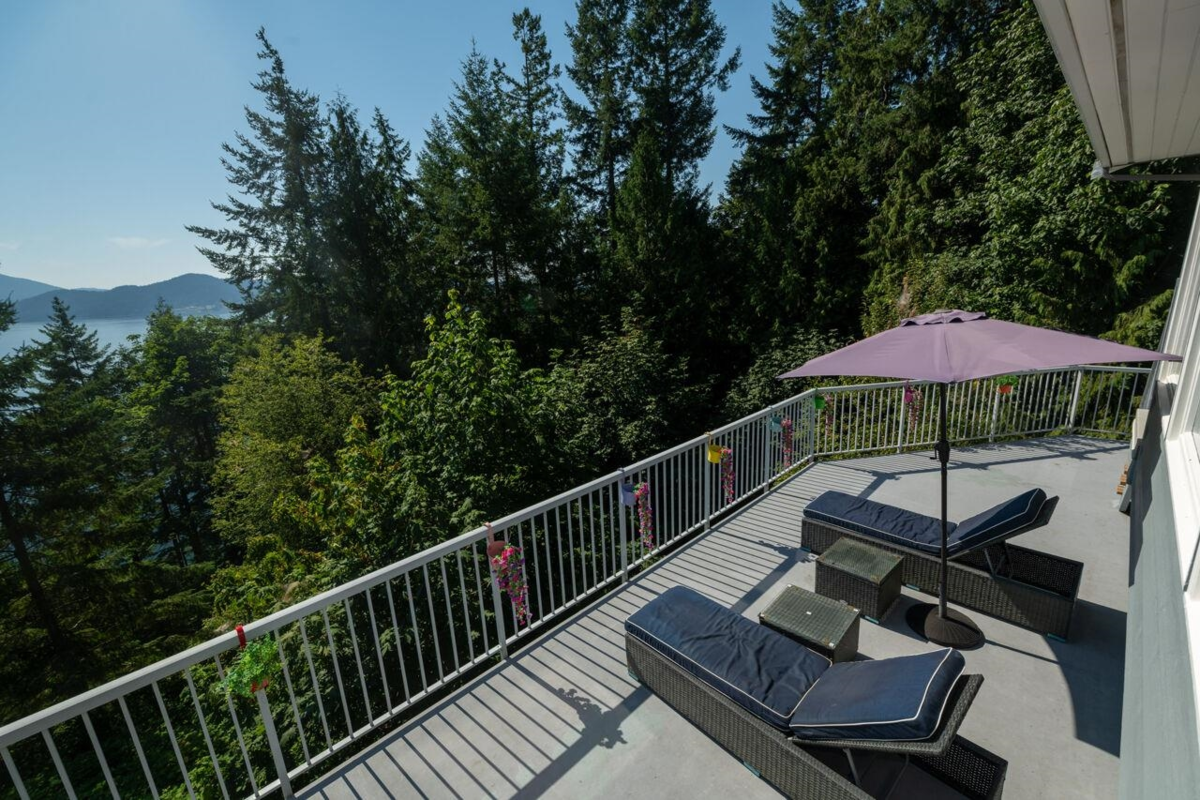 Outdoor Kitchen Photo of 63 Chadwick Road, Gibsons, BC