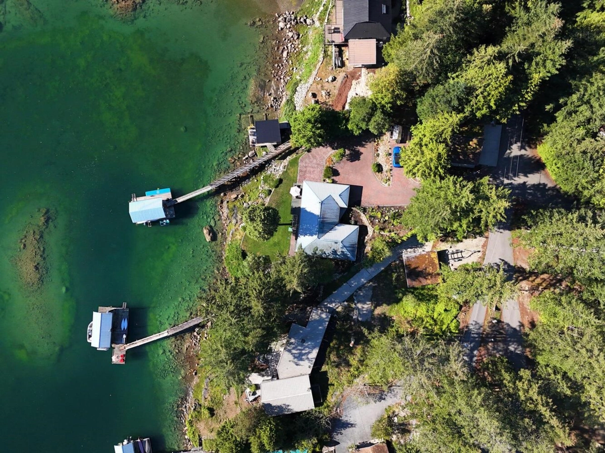 Mudroom Photo of 12828 Gilden Road, Madeira Park, BC