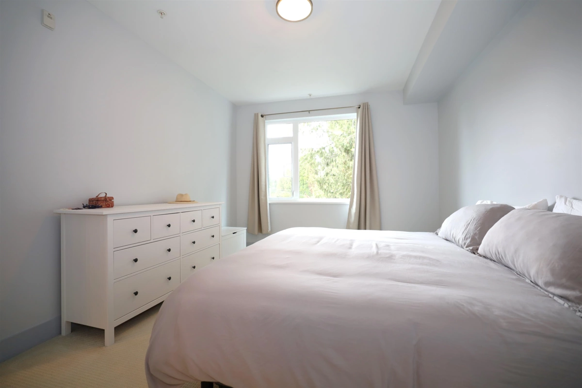 Breakfast Nook Photo of 209 5682 Wharf Avenue, Sechelt, BC