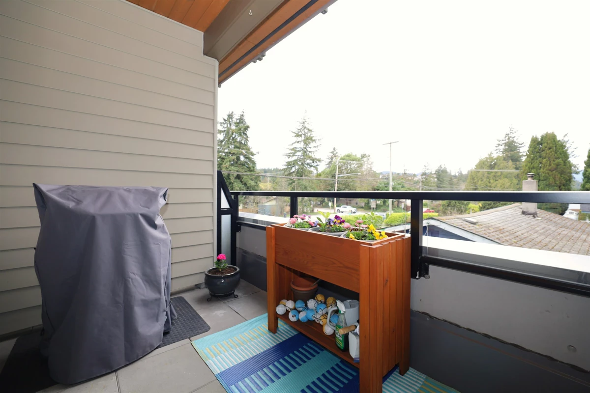 Walk-In Closet Photo of 209 5682 Wharf Avenue, Sechelt, BC