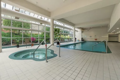 704 3190 Gladwin Road, Abbotsford, BC, Abbotsford — Apartment/Condo for sale