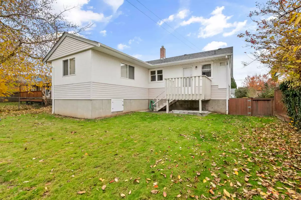 Dining Area Photo of 45480 Kipp Avenue, Chilliwack, BC
