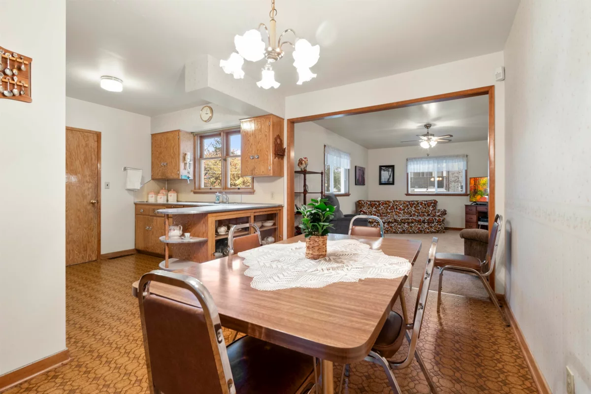 Guest Bathroom Photo of 45480 Kipp Avenue, Chilliwack, BC