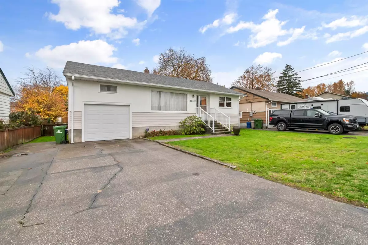 Living Room Photo of 45480 Kipp Avenue, Chilliwack, BC