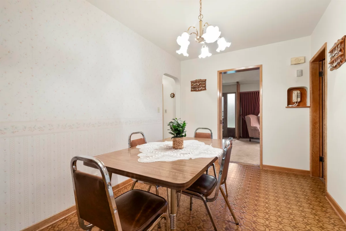 Powder Room Photo of 45480 Kipp Avenue, Chilliwack, BC