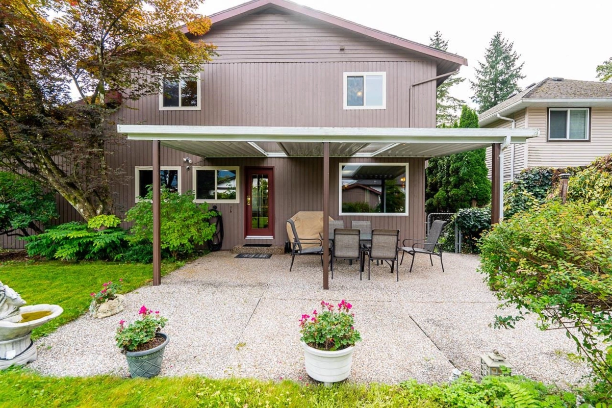 Garden / Landscaping Photo of 1623 Suffolk Avenue, Port Coquitlam, BC