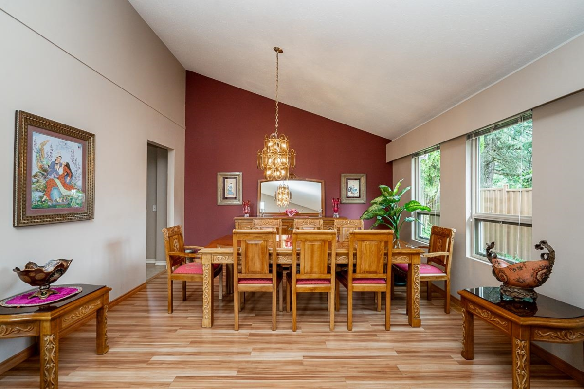 Kitchen Island Photo of 1623 Suffolk Avenue, Port Coquitlam, BC