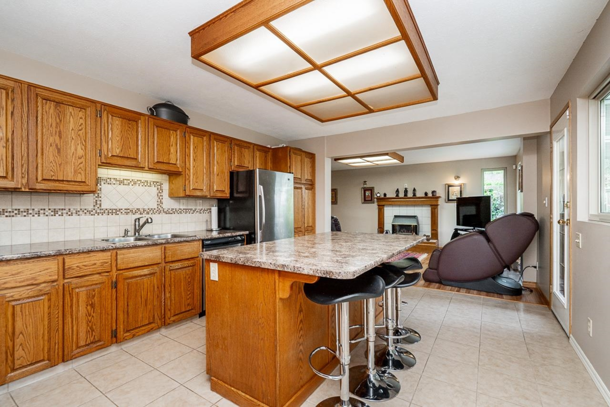Pantry Photo of 1623 Suffolk Avenue, Port Coquitlam, BC