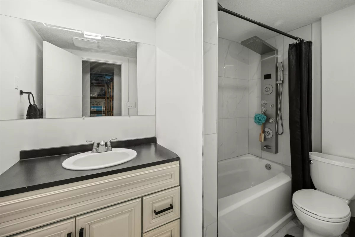 Backyard Photo of 24411 56 Avenue, Langley, BC