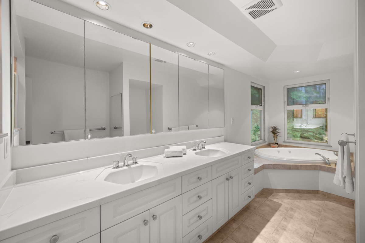 Basement Recreation Room Photo of 24411 56 Avenue, Langley, BC