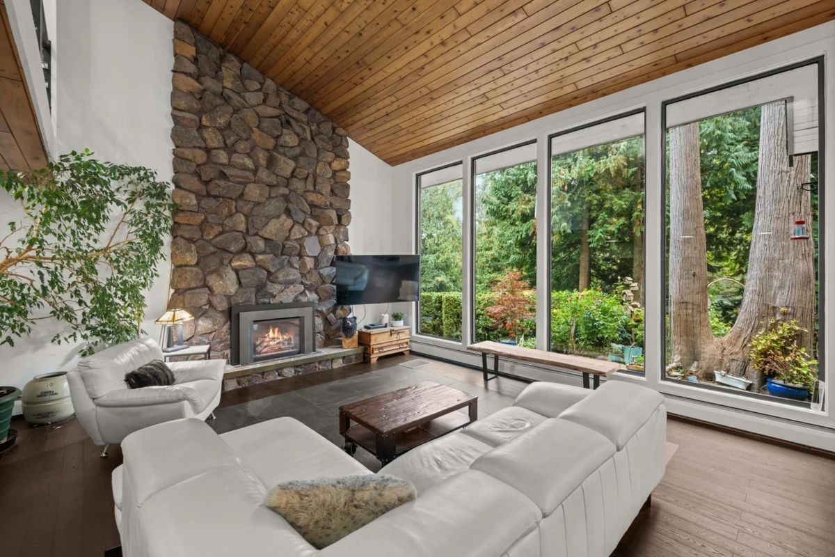 Family Room Photo of 24411 56 Avenue, Langley, BC