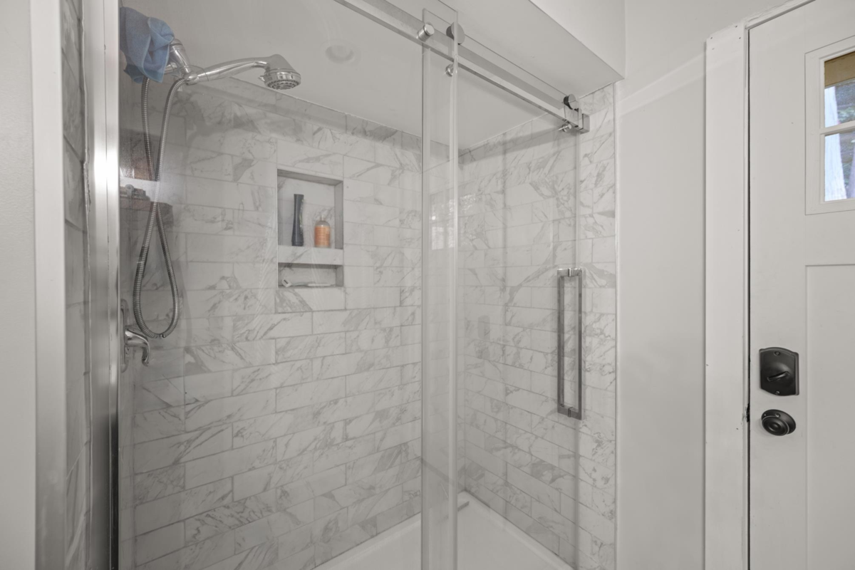 Mudroom Photo of 24411 56 Avenue, Langley, BC