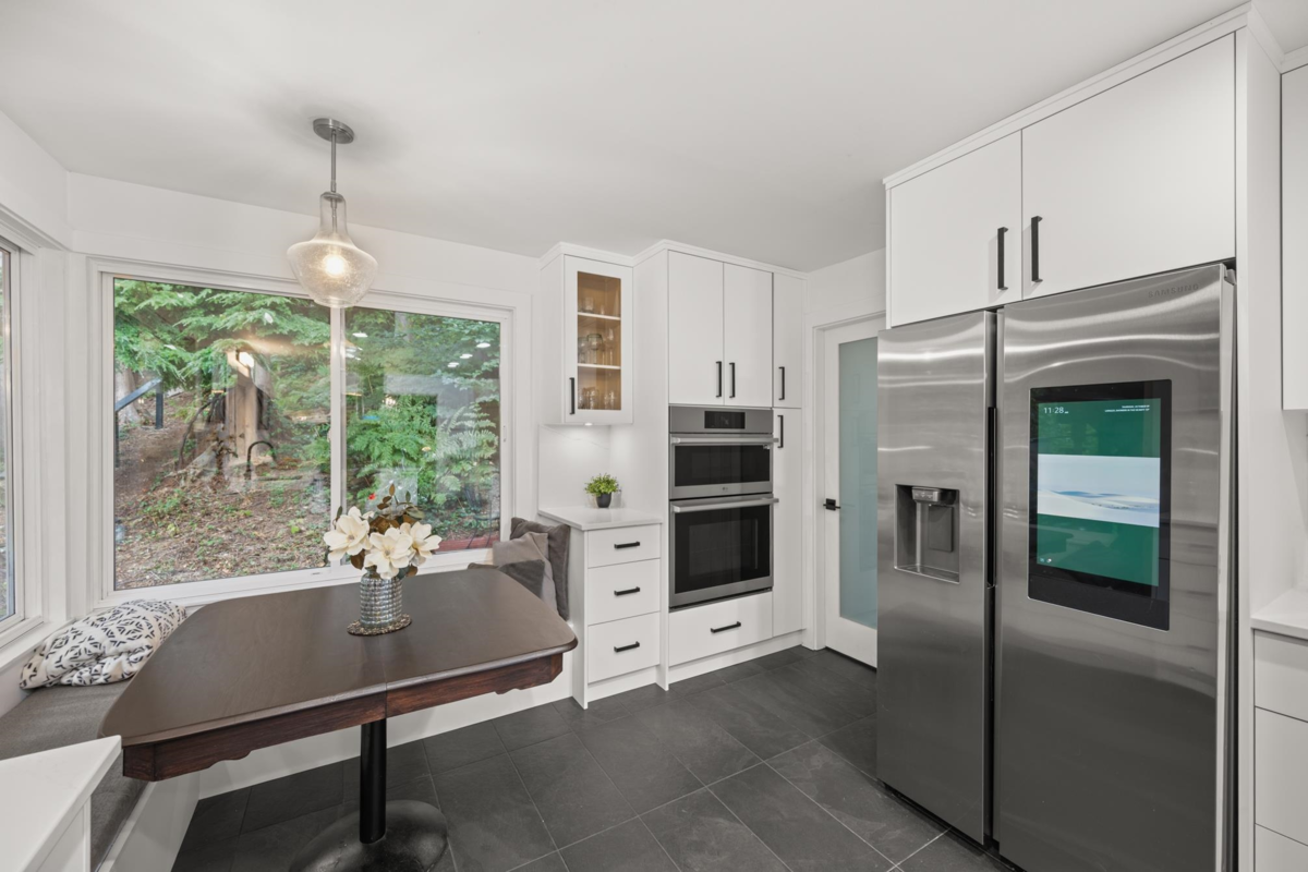 Primary Bathroom Photo of 24411 56 Avenue, Langley, BC